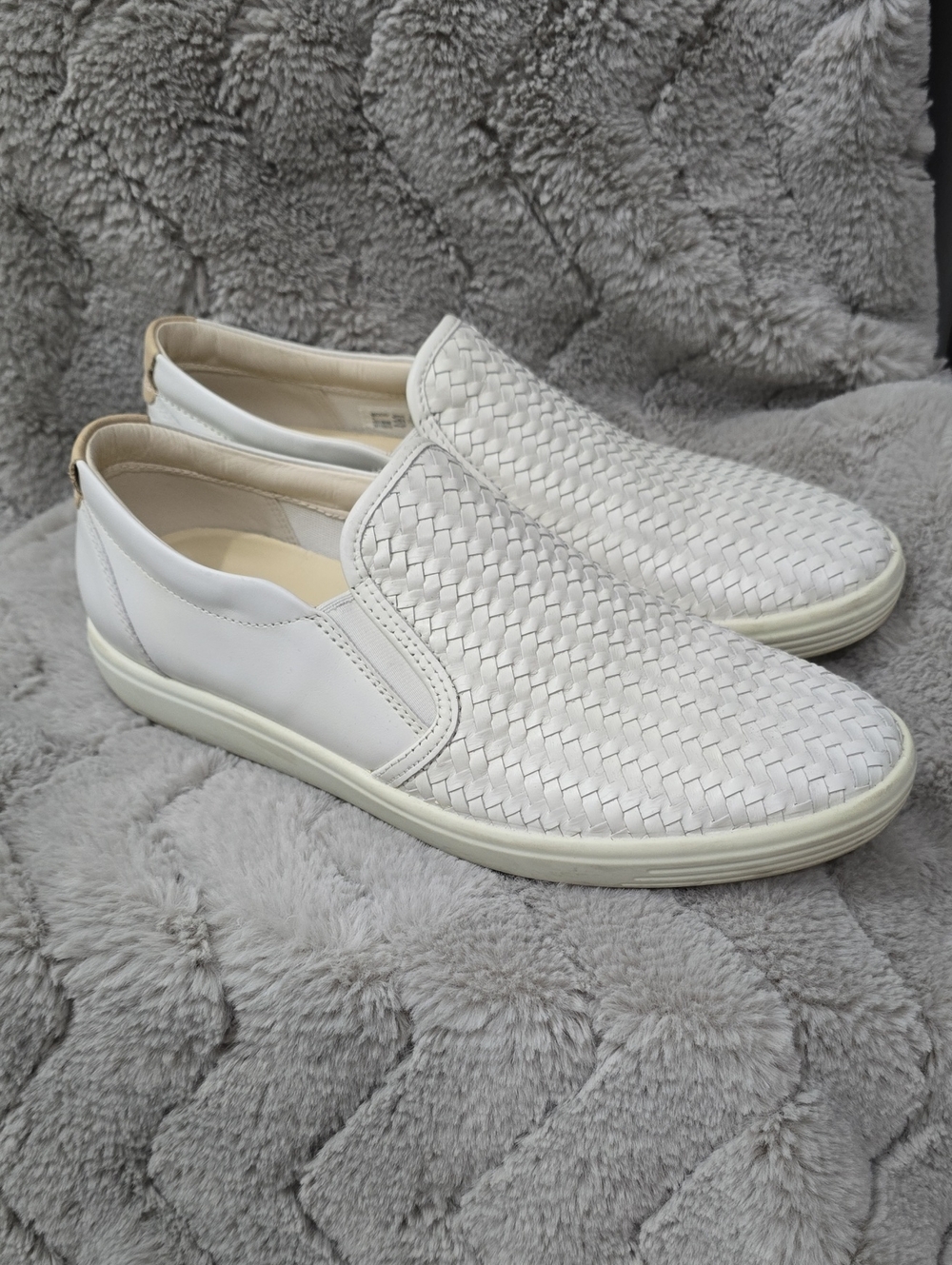 ECCO Soft 7Women's Woven Leather Slip-On - Picture 2 of 9